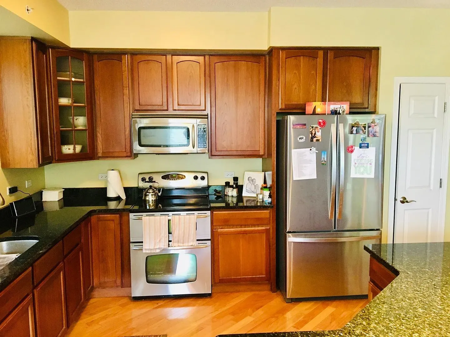 77 N Quentin Road 202 IL