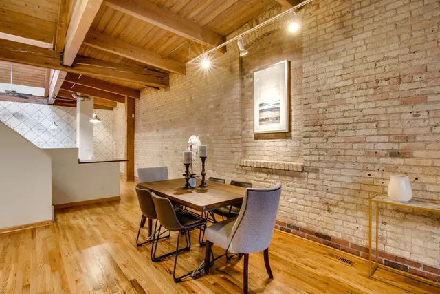1140 W Cornelia Avenue C IL
