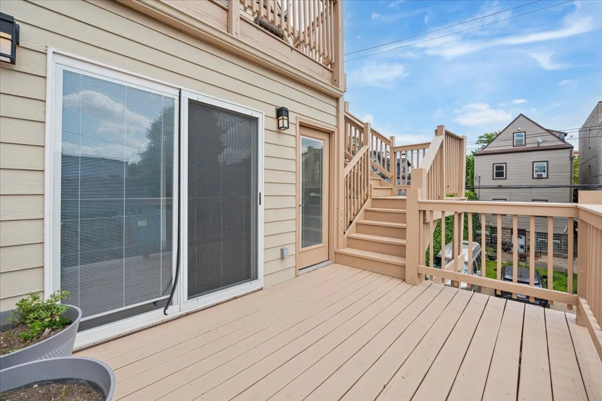 2415 W Belle Plaine Avenue IL