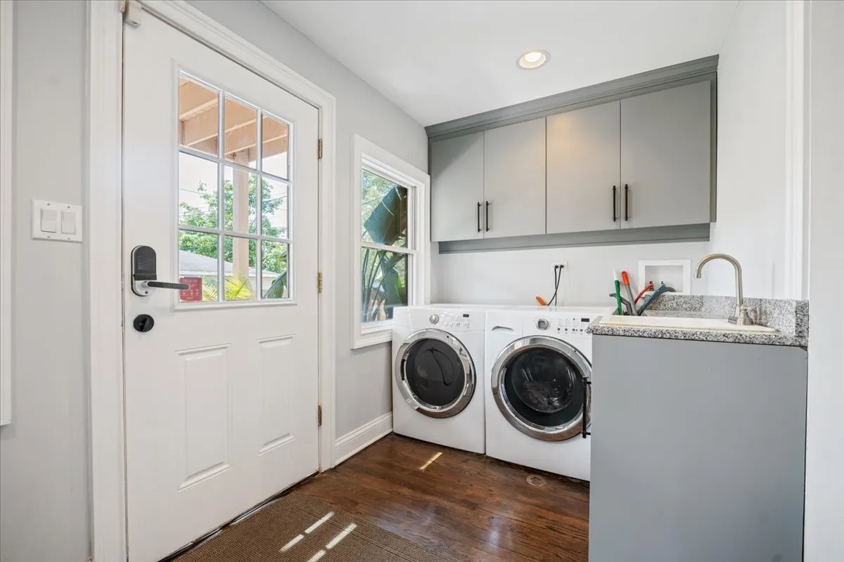 2415 W Belle Plaine Avenue IL