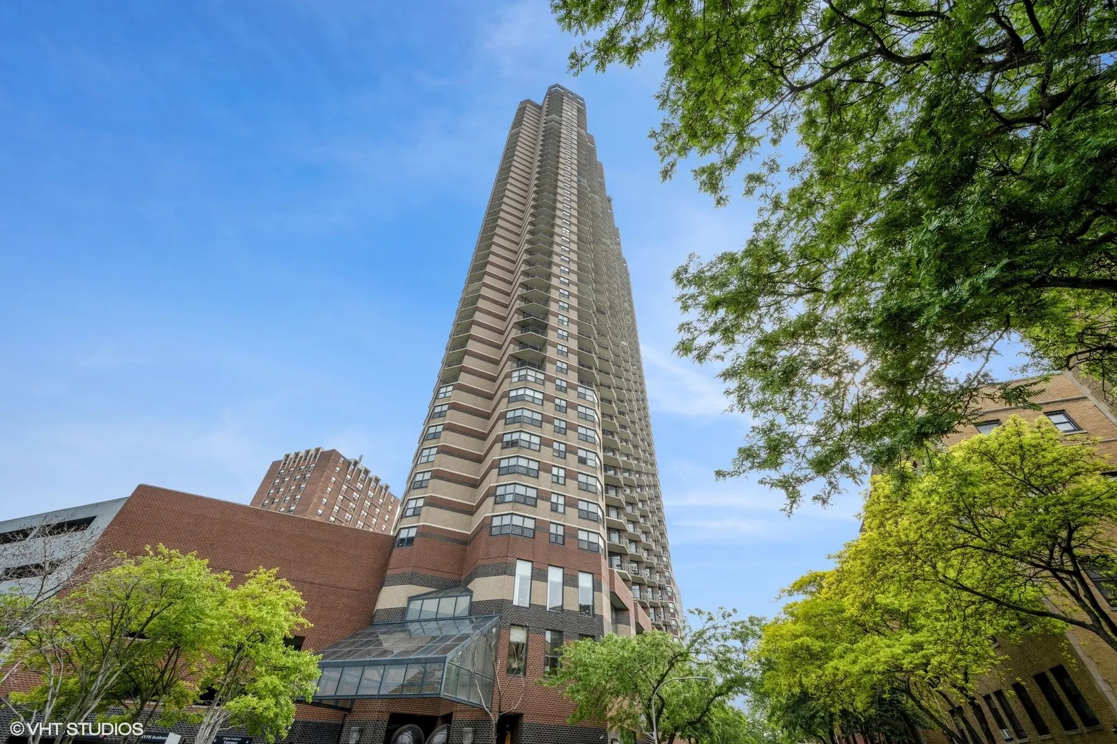 3660 N Lake Shore Drive 3910 IL