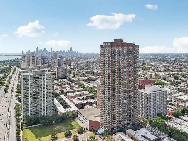 3660 N Lake Shore Drive 3910 IL