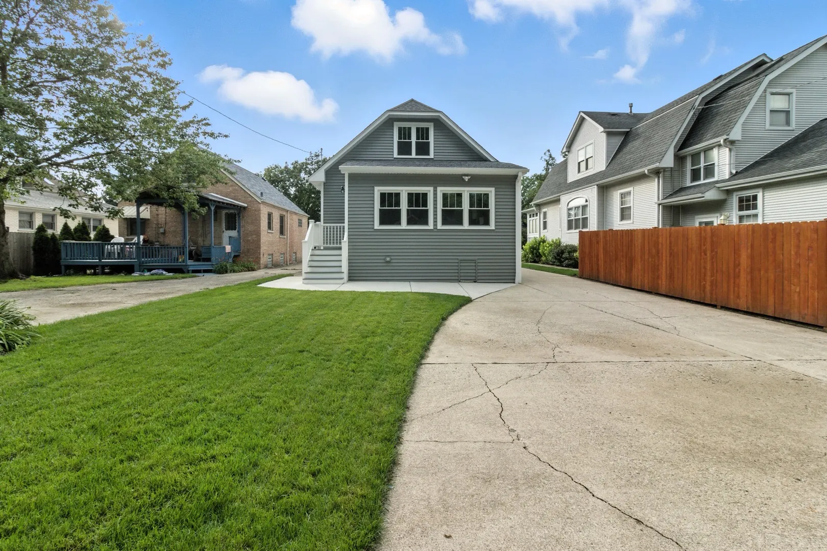 6233 N Sayre Avenue IL