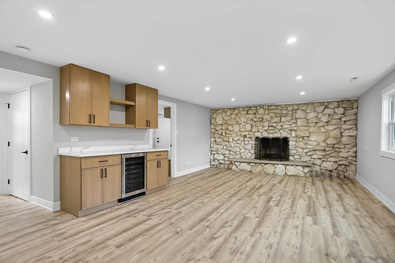 232 S Walnut Street IL