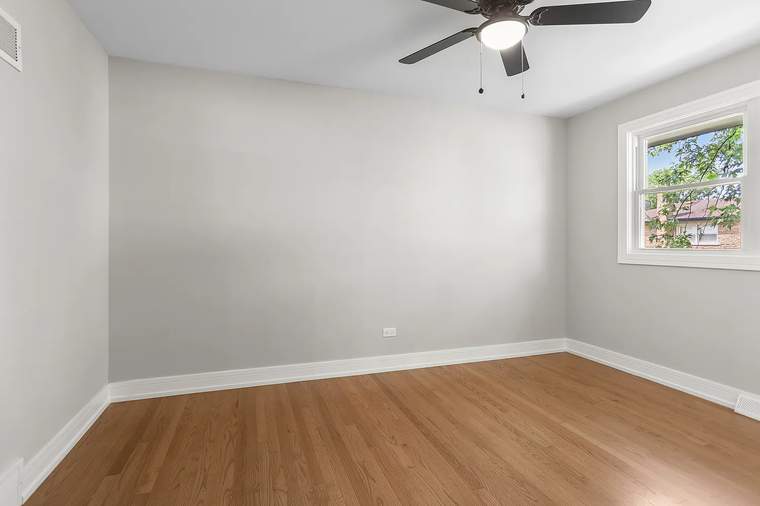 232 S Walnut Street IL