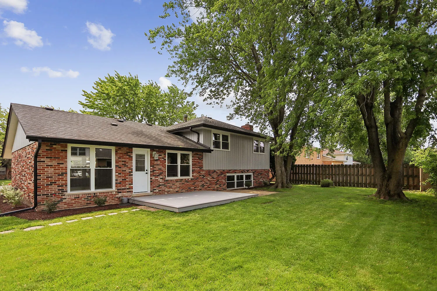 232 S Walnut Street IL