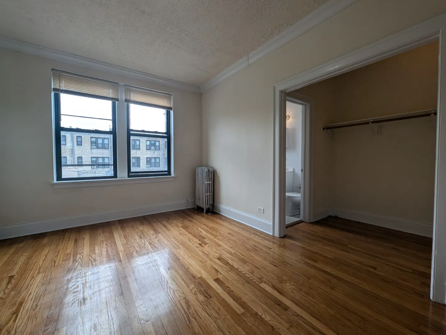 2737 N Spaulding Avenue 209 IL