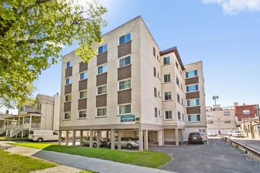 2333 W Lunt Avenue 403 IL