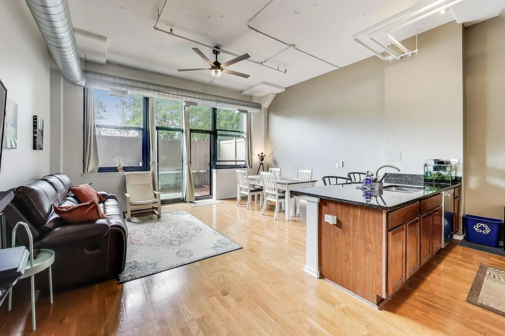 2323 W Pershing Road 124 IL
