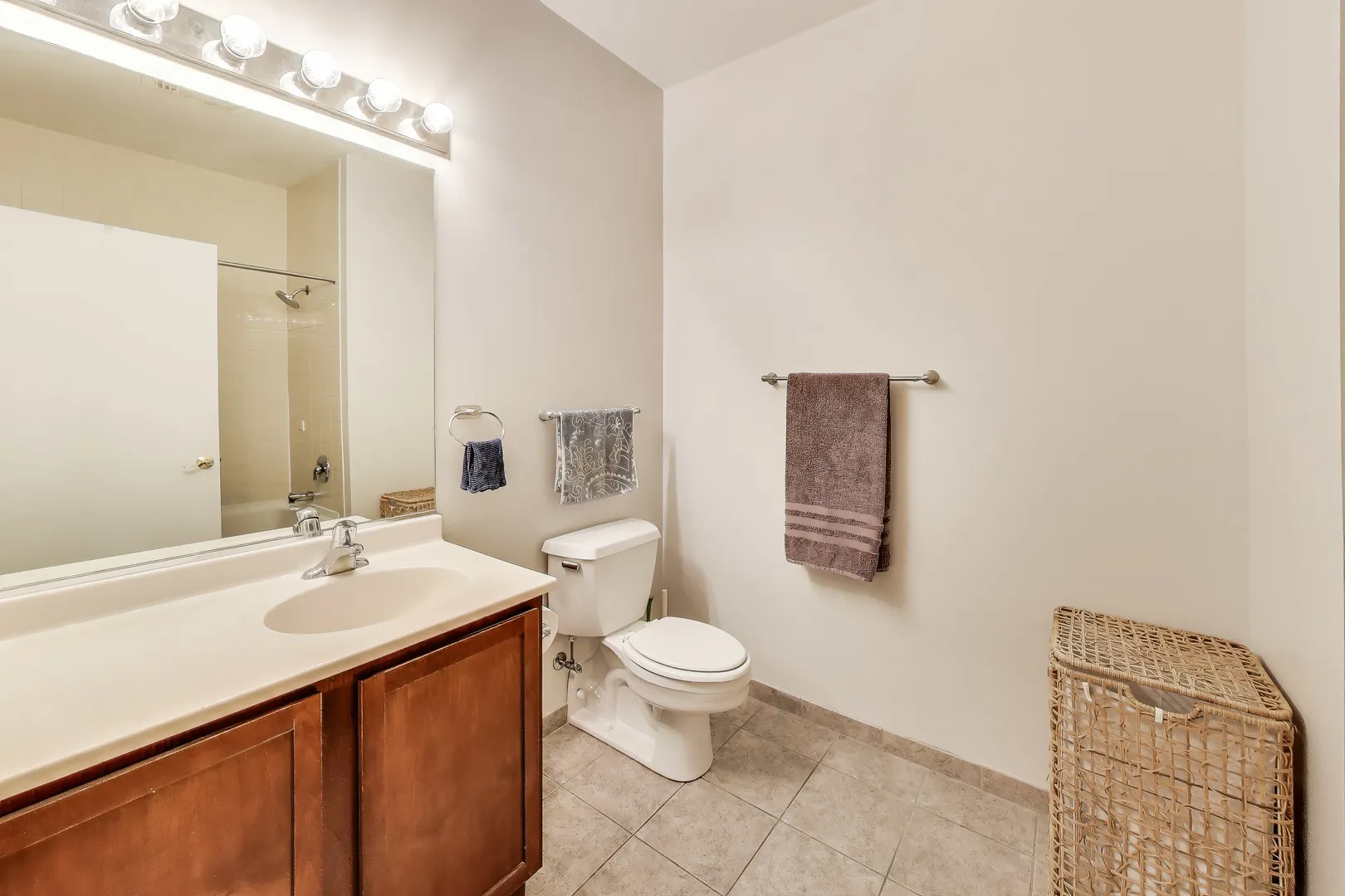 2323 W Pershing Road 124 IL