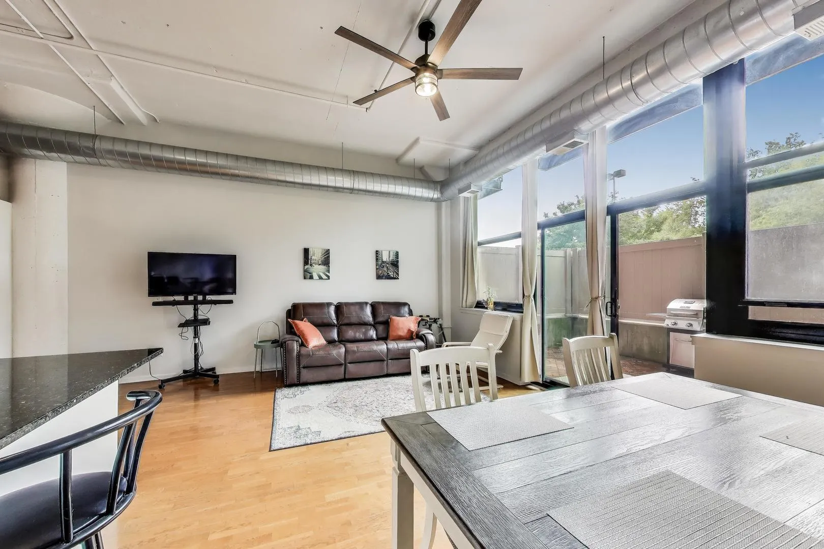 2323 W Pershing Road 124 IL