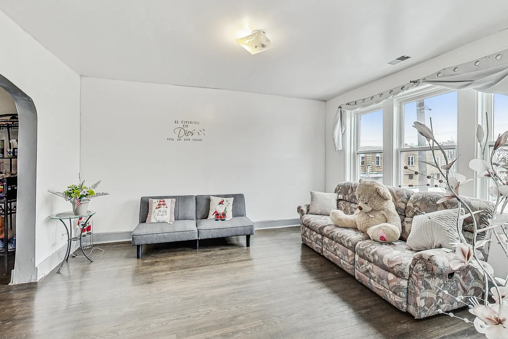 5748 W North Avenue IL