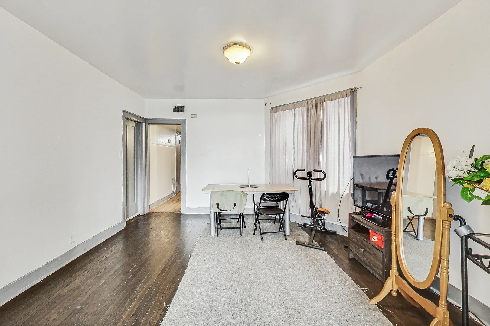 5748 W North Avenue IL
