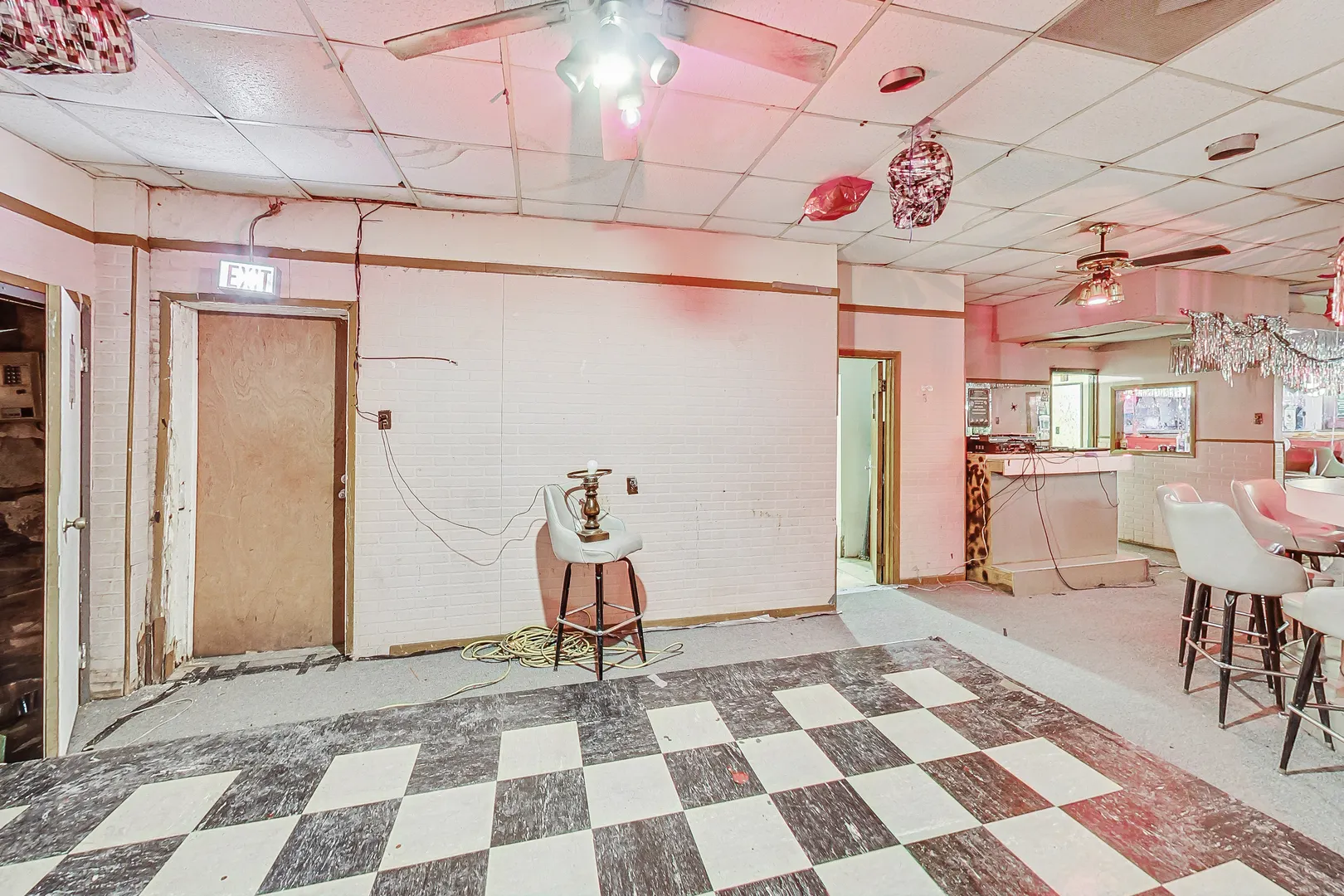5748 W North Avenue IL