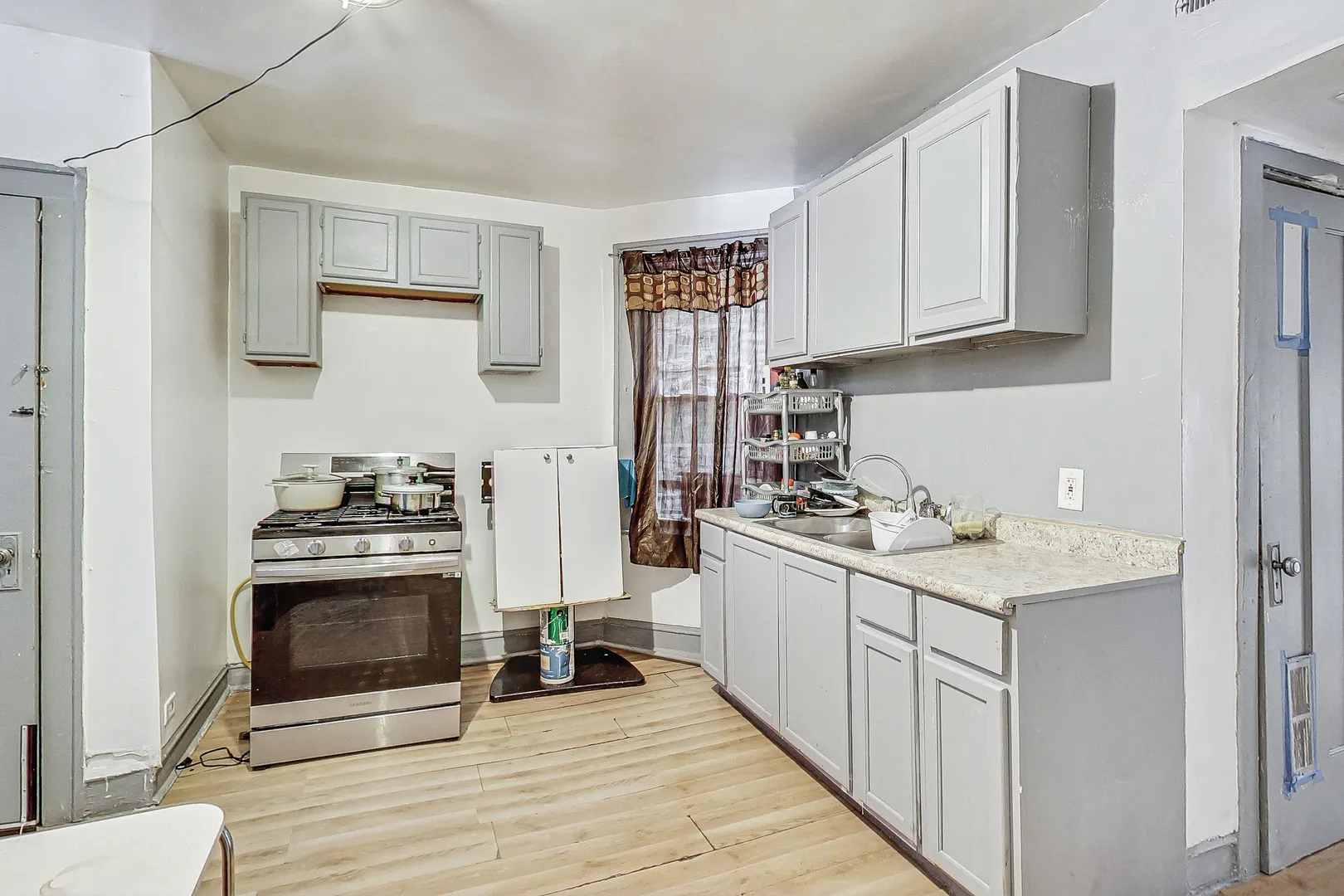 5748 W North Avenue IL
