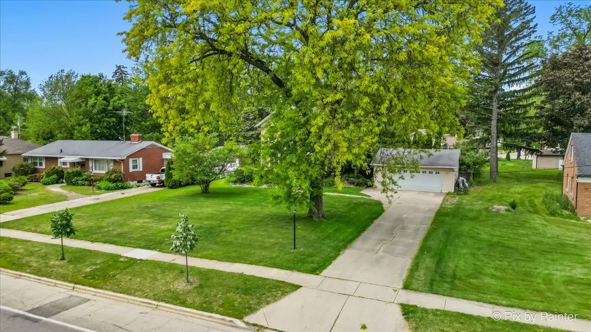 956 South Street IL