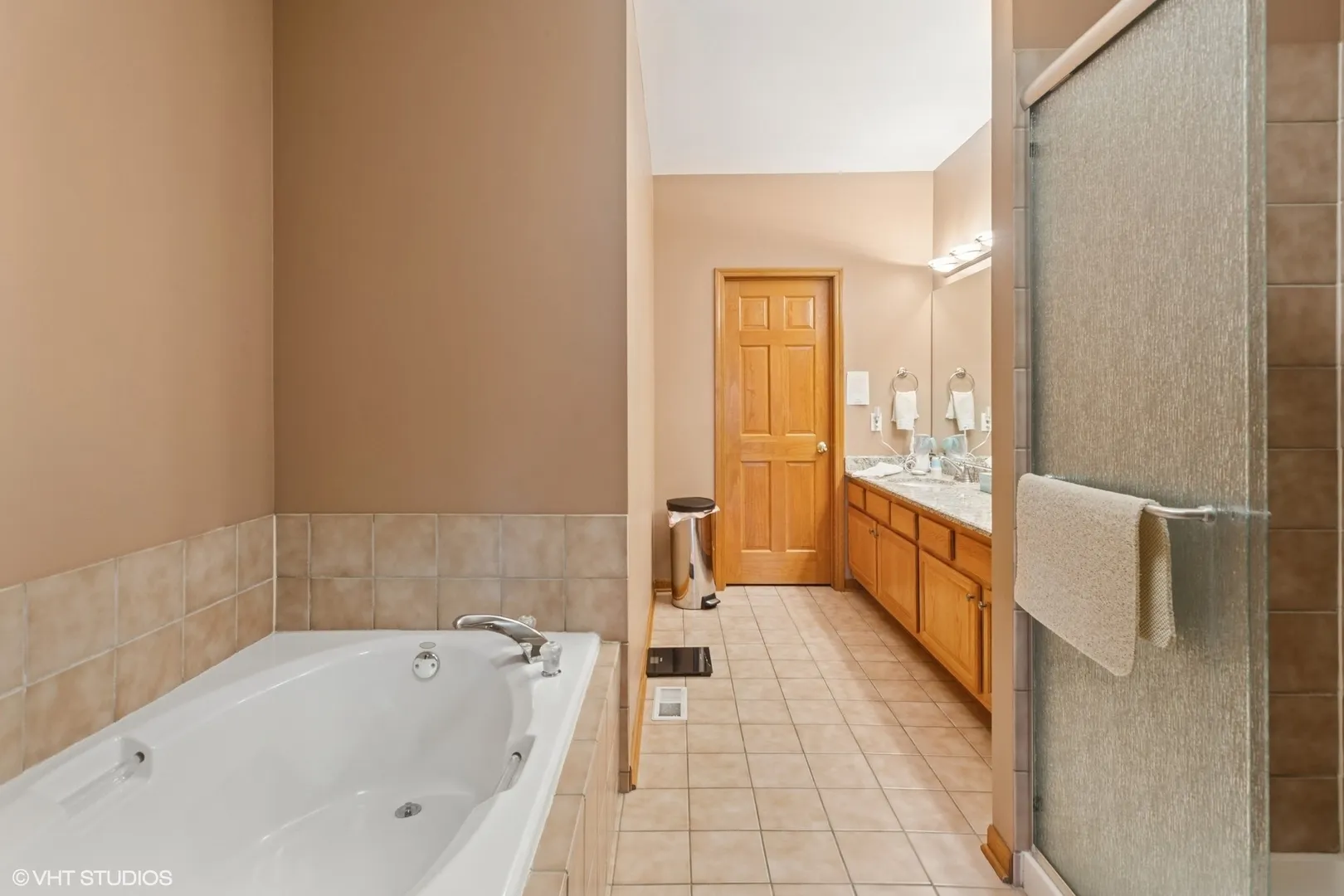1724 Waverly Circle IL