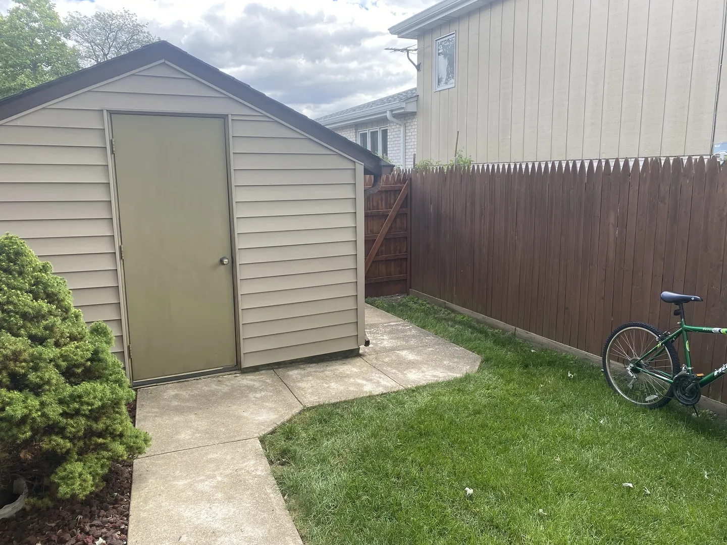 8304 S 79th Court IL