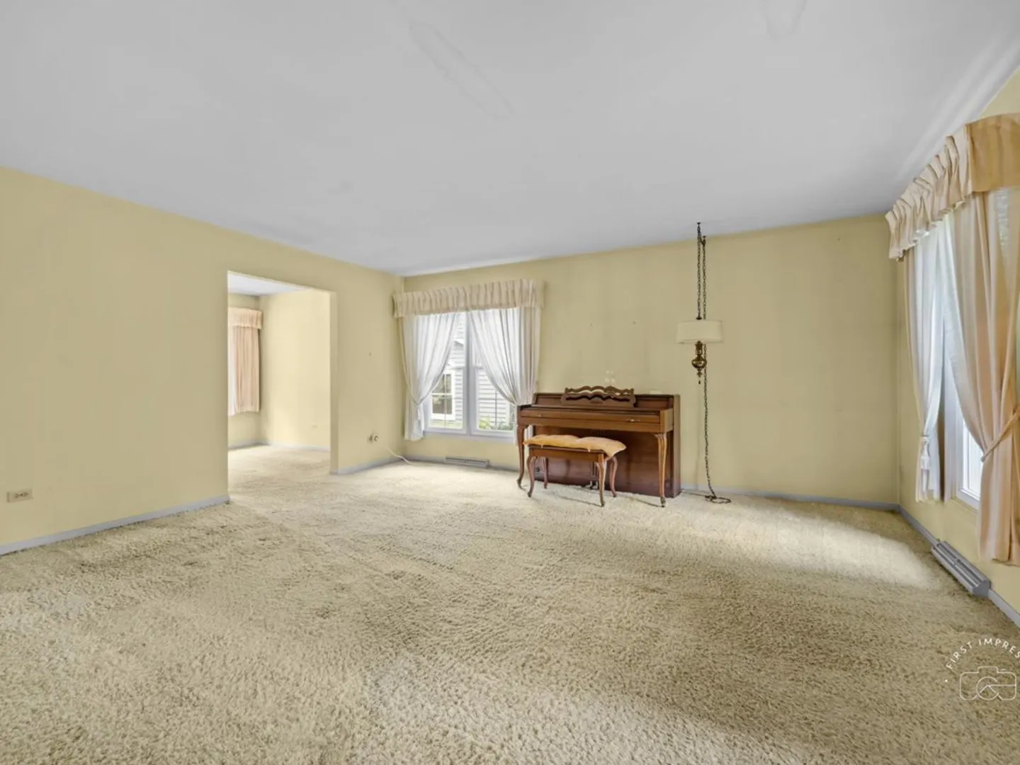 186 Westgate Drive IL