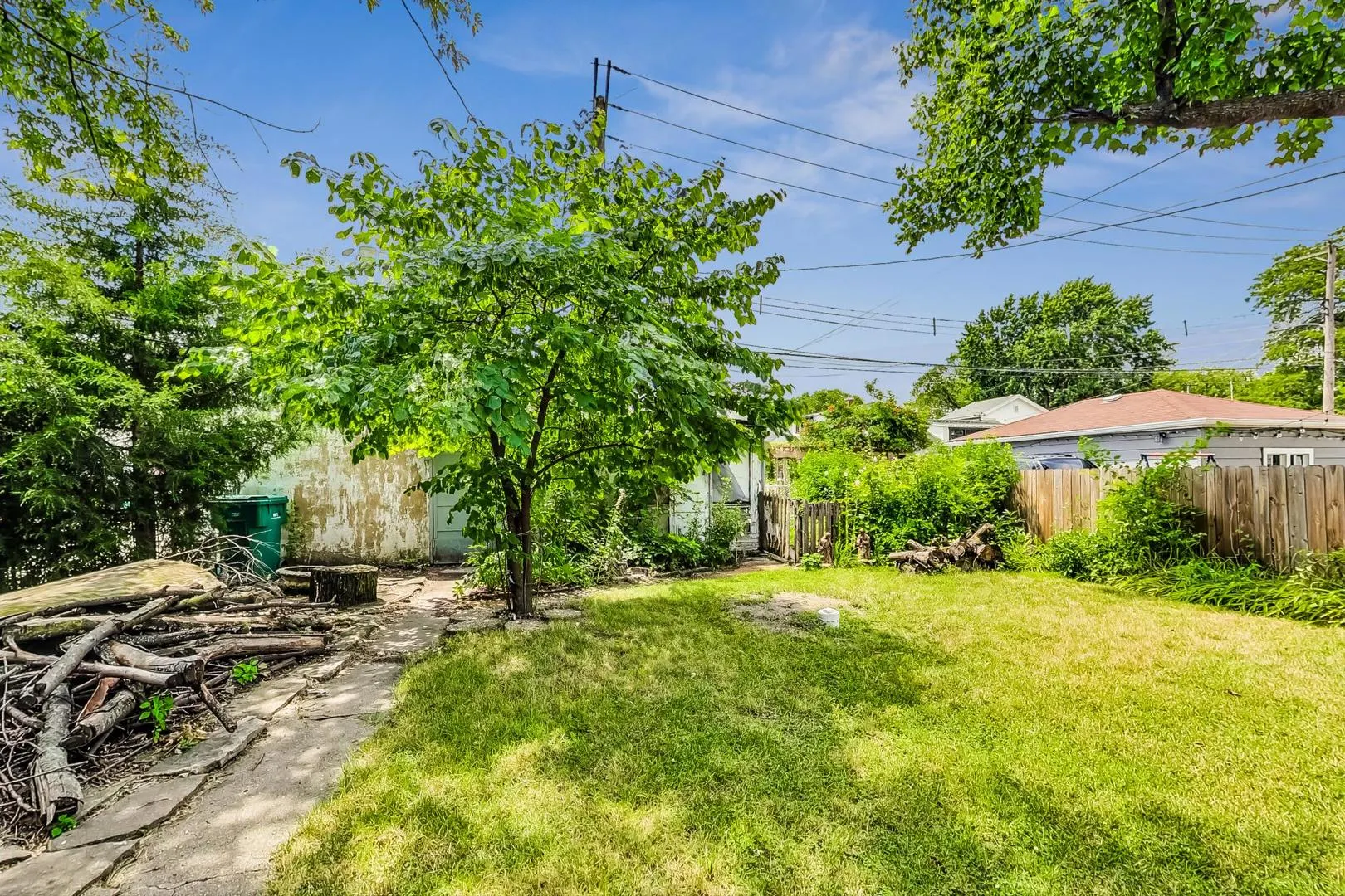 3428 East Avenue IL