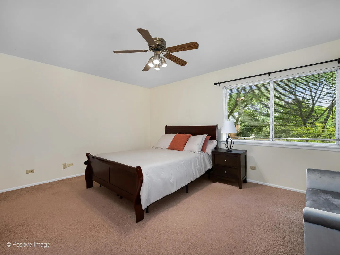 2407 S GOEBBERT Road G202 IL