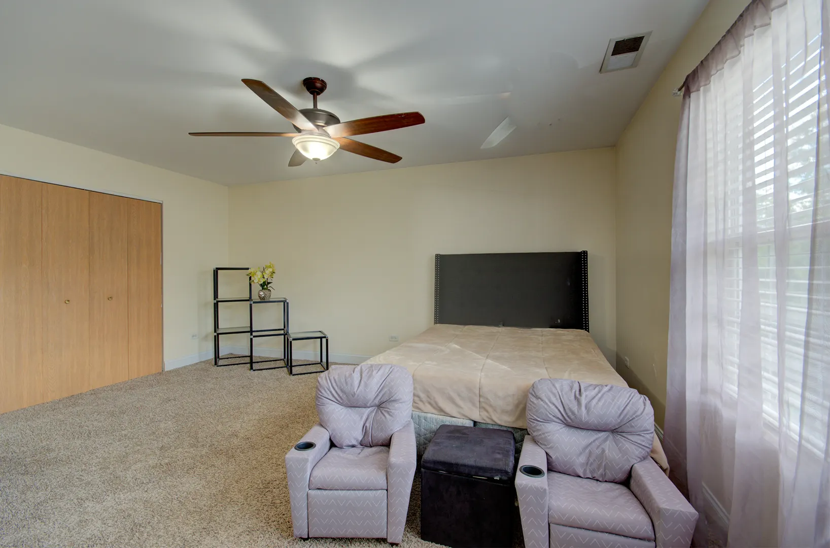 1014 Edgerton Drive IL