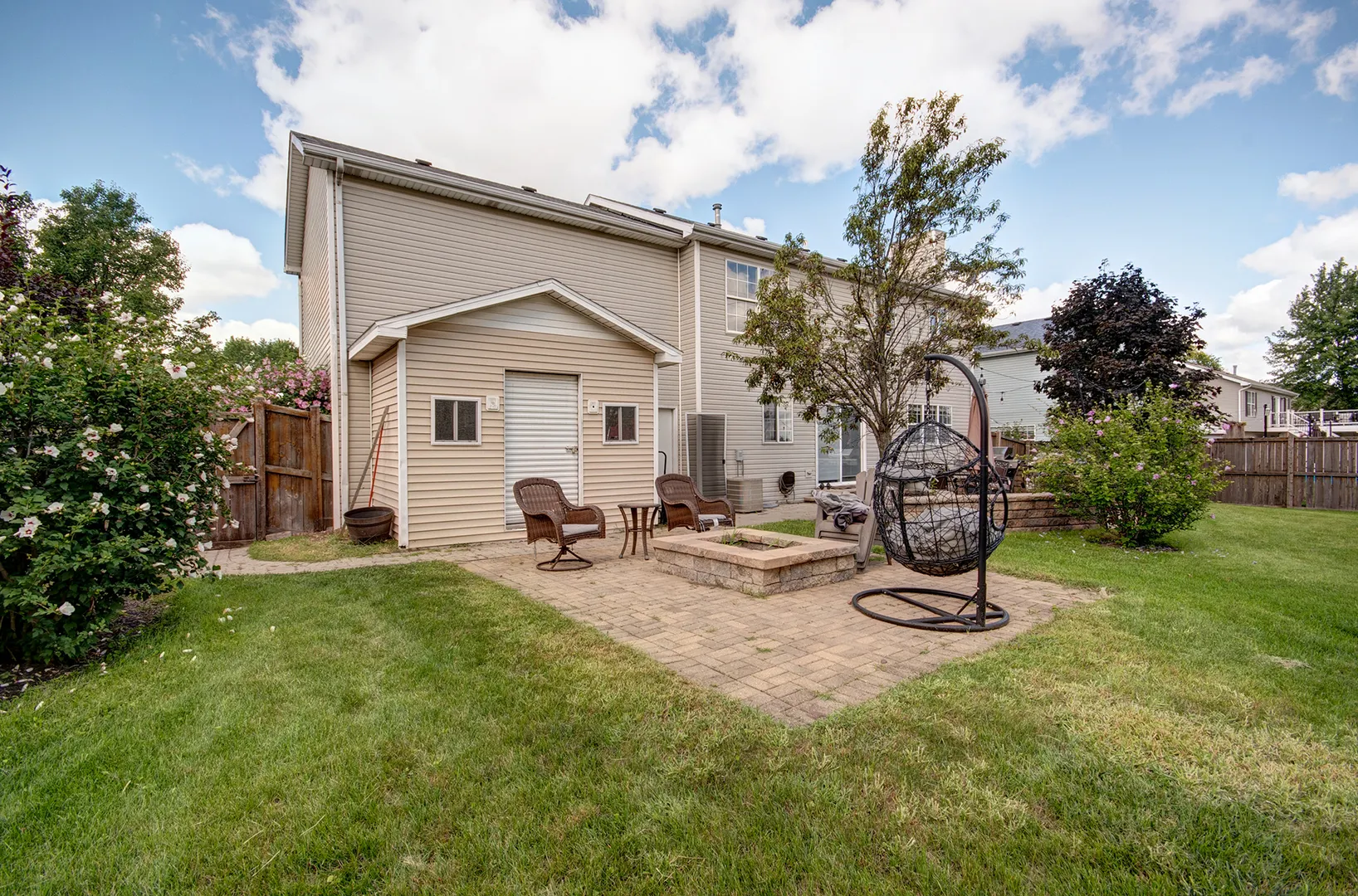 1014 Edgerton Drive IL