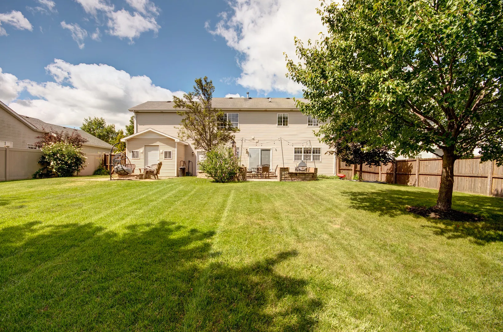 1014 Edgerton Drive IL