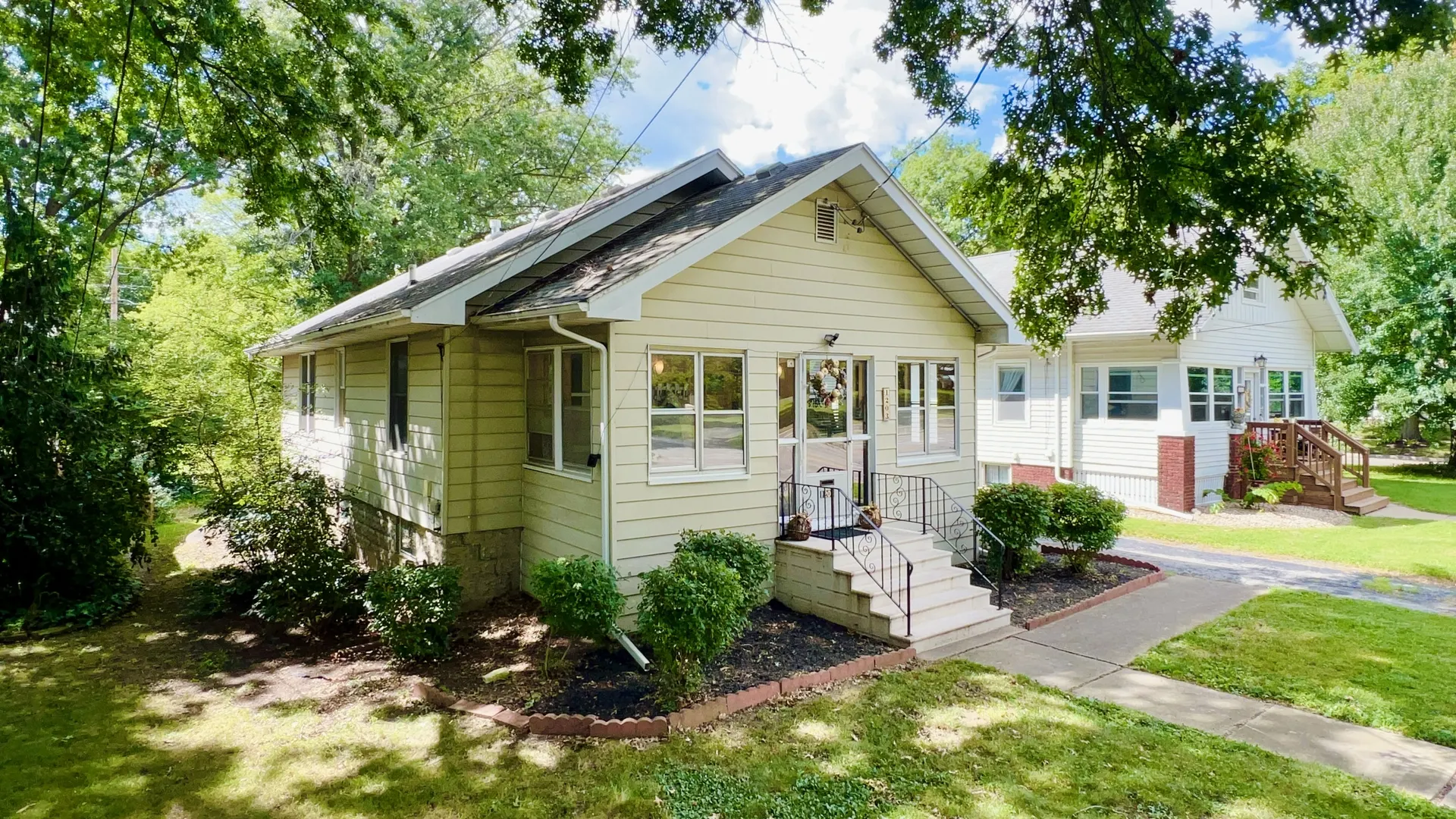 1203 S Linden Street IL