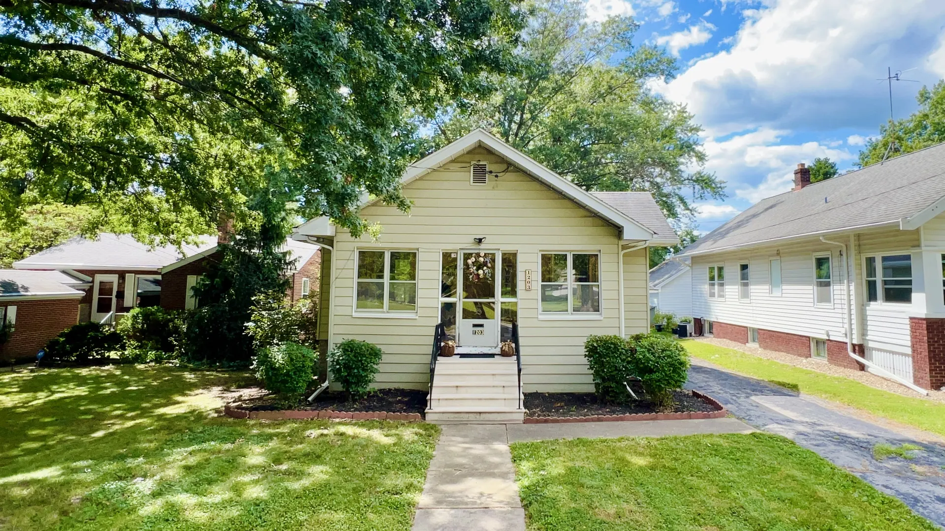 1203 S Linden Street IL