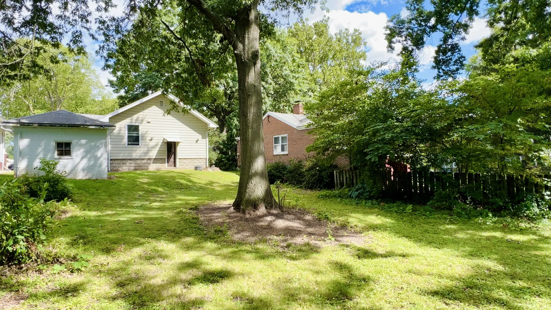 1203 S Linden Street IL