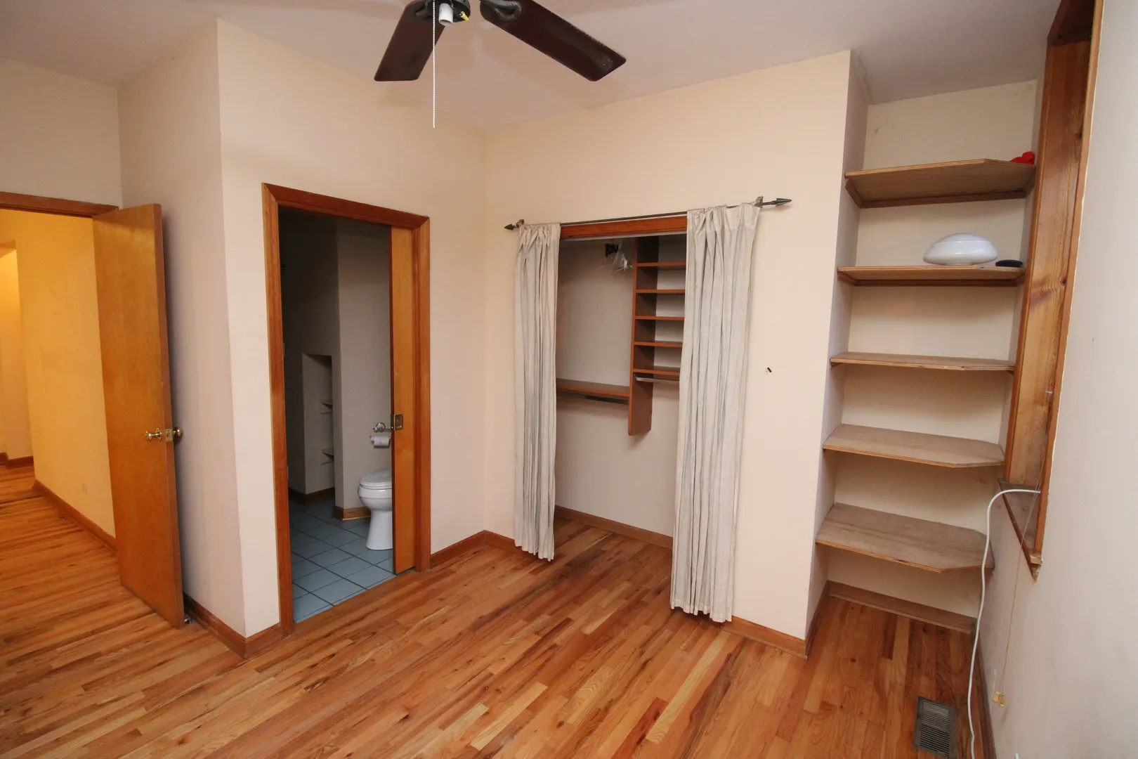 1852 W Thomas Street CH1 IL