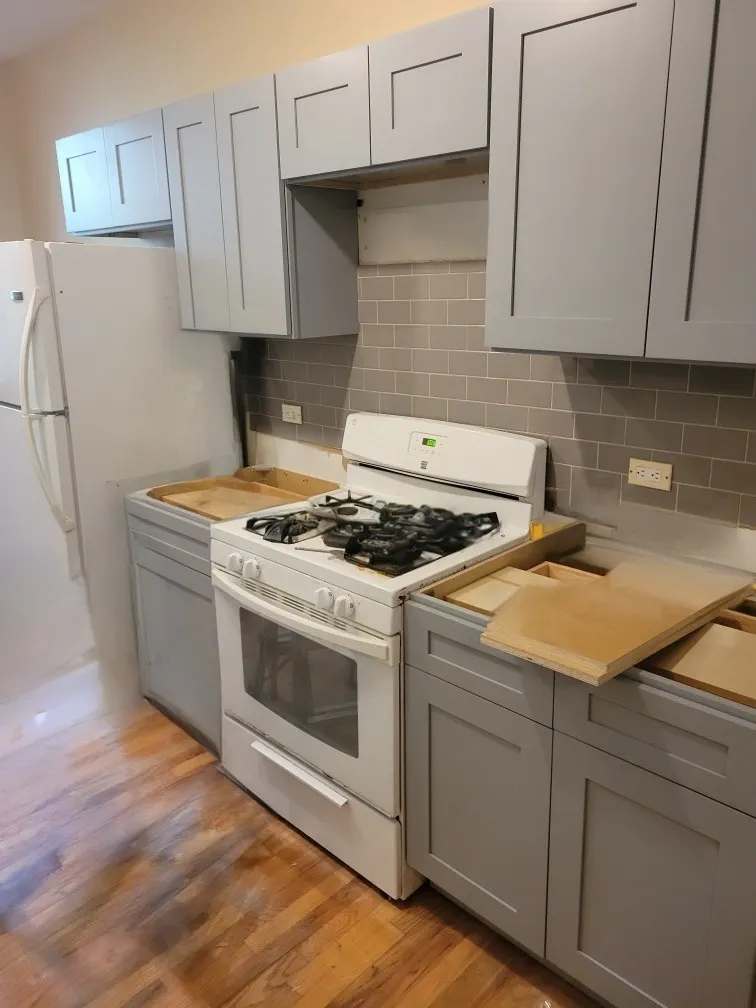 1852 W Thomas Street CH1 IL