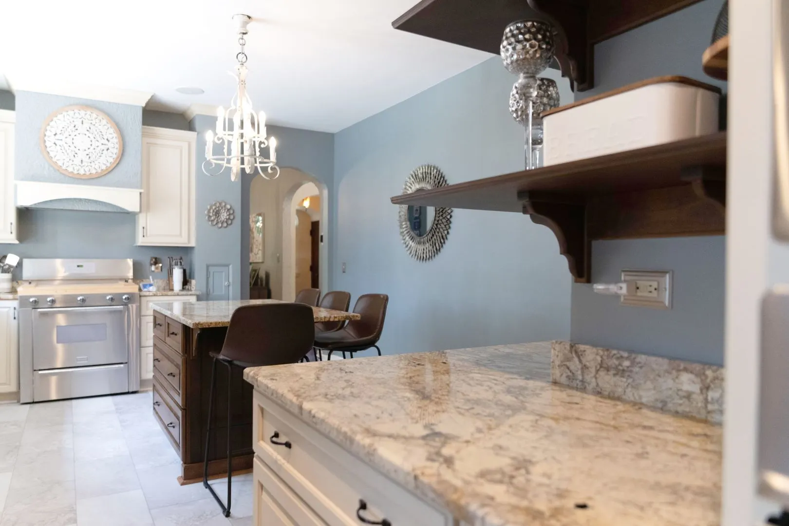 323 W Crystal Lake Avenue IL
