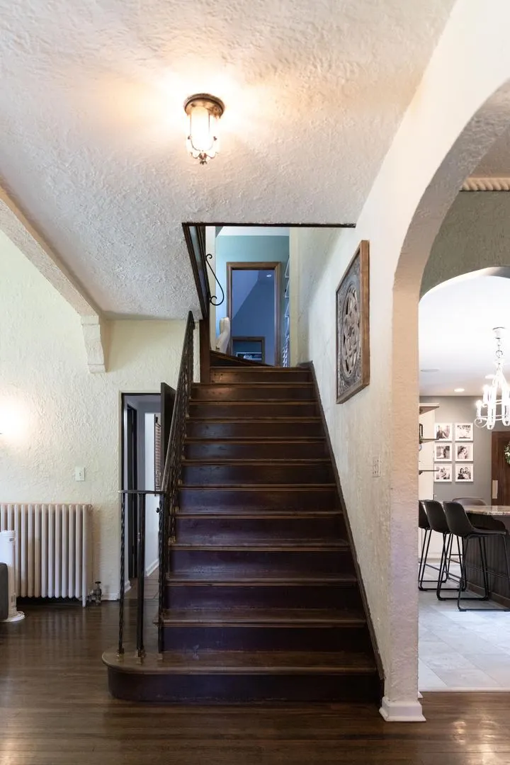 323 W Crystal Lake Avenue IL
