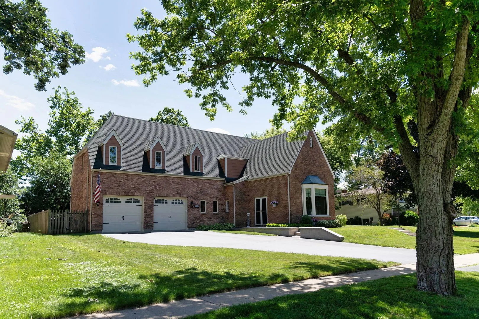 323 W Crystal Lake Avenue IL