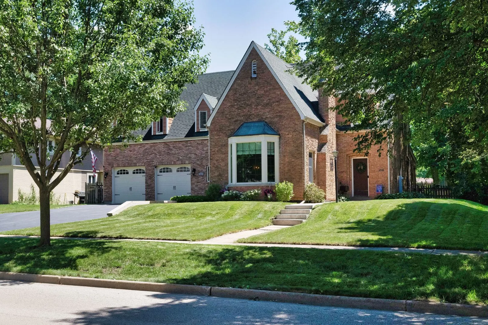 323 W Crystal Lake Avenue IL