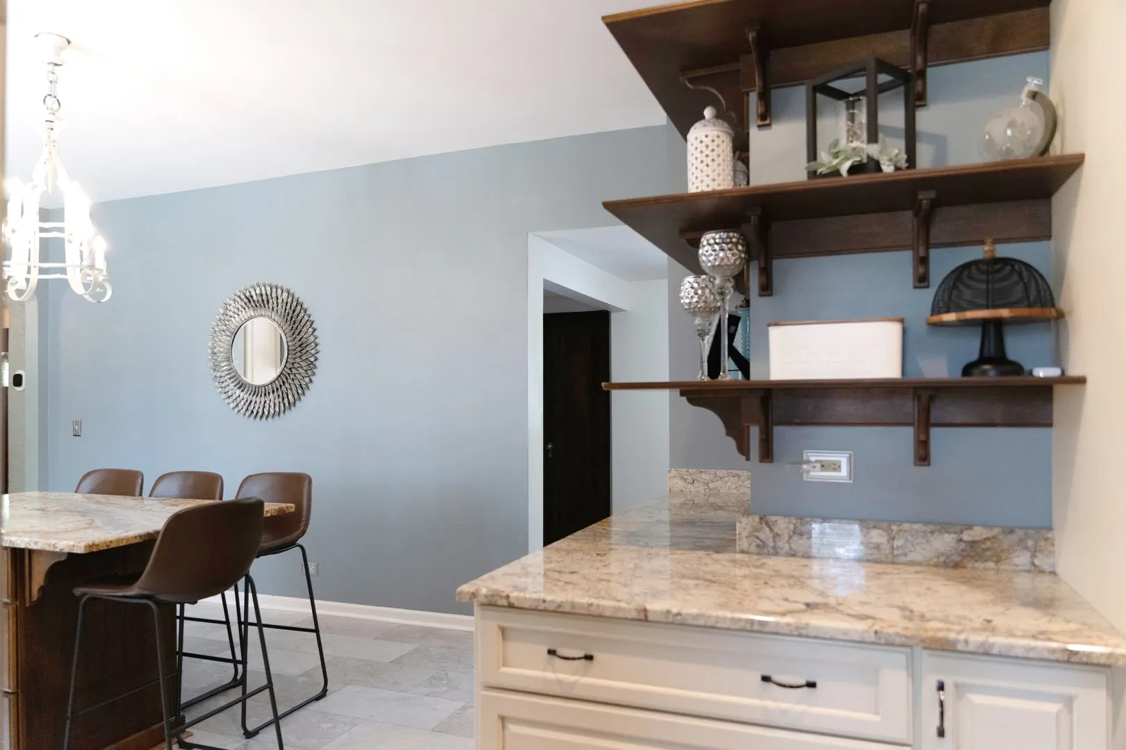 323 W Crystal Lake Avenue IL