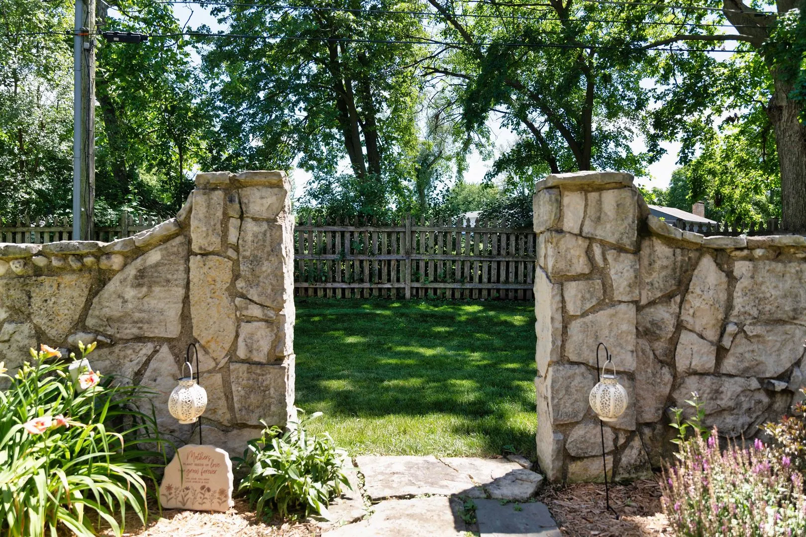 323 W Crystal Lake Avenue IL