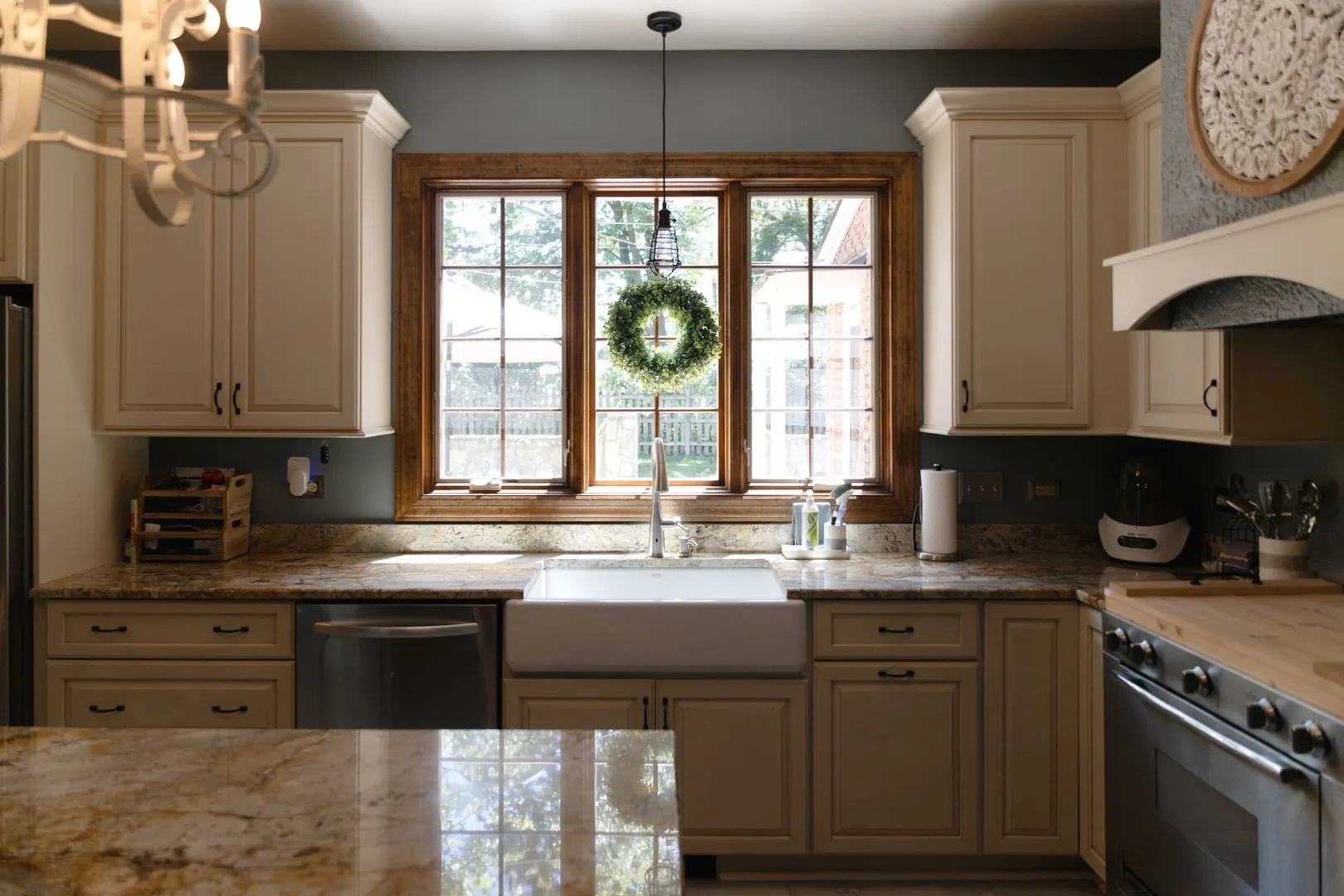 323 W Crystal Lake Avenue IL