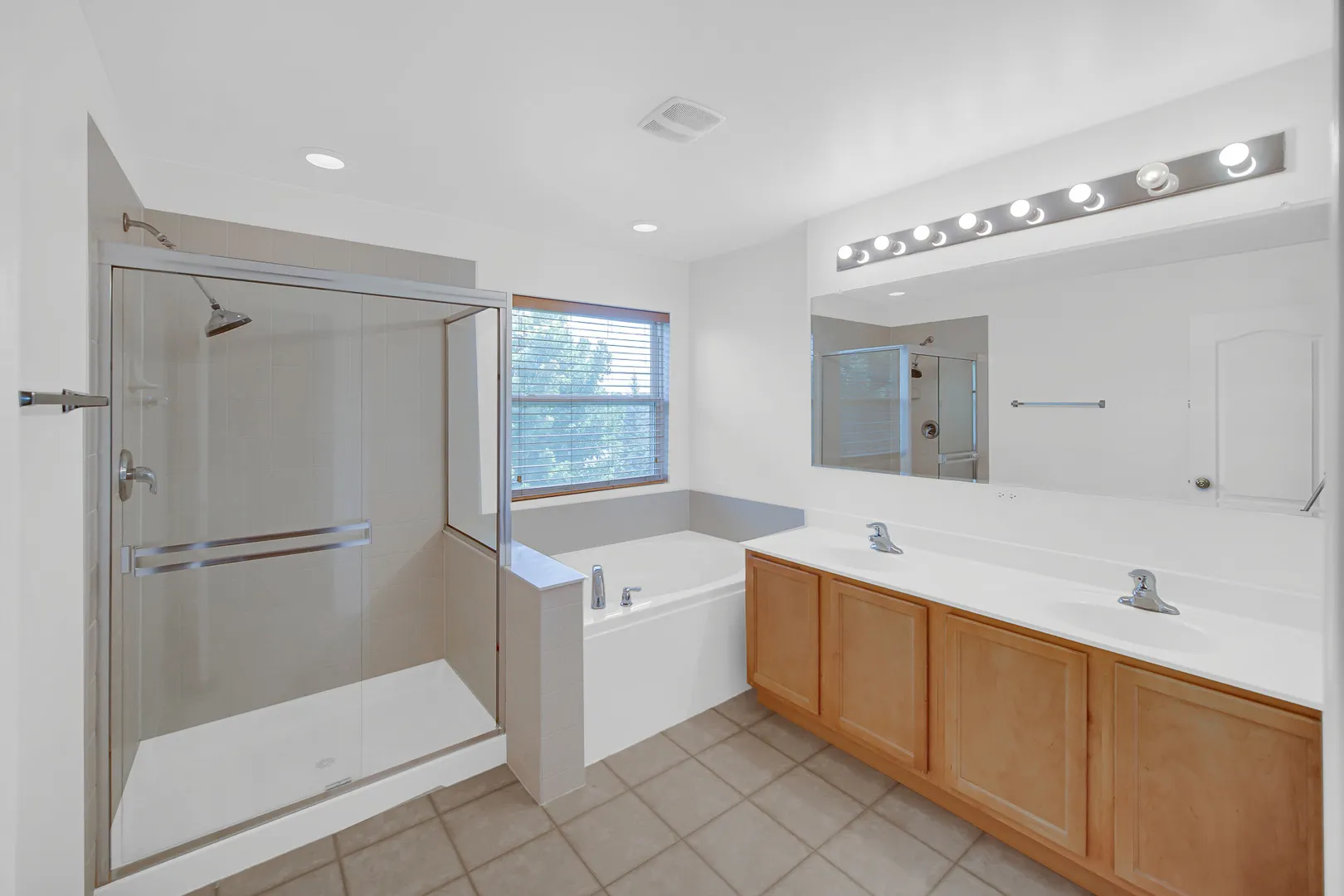 1243 Waverly Drive IL