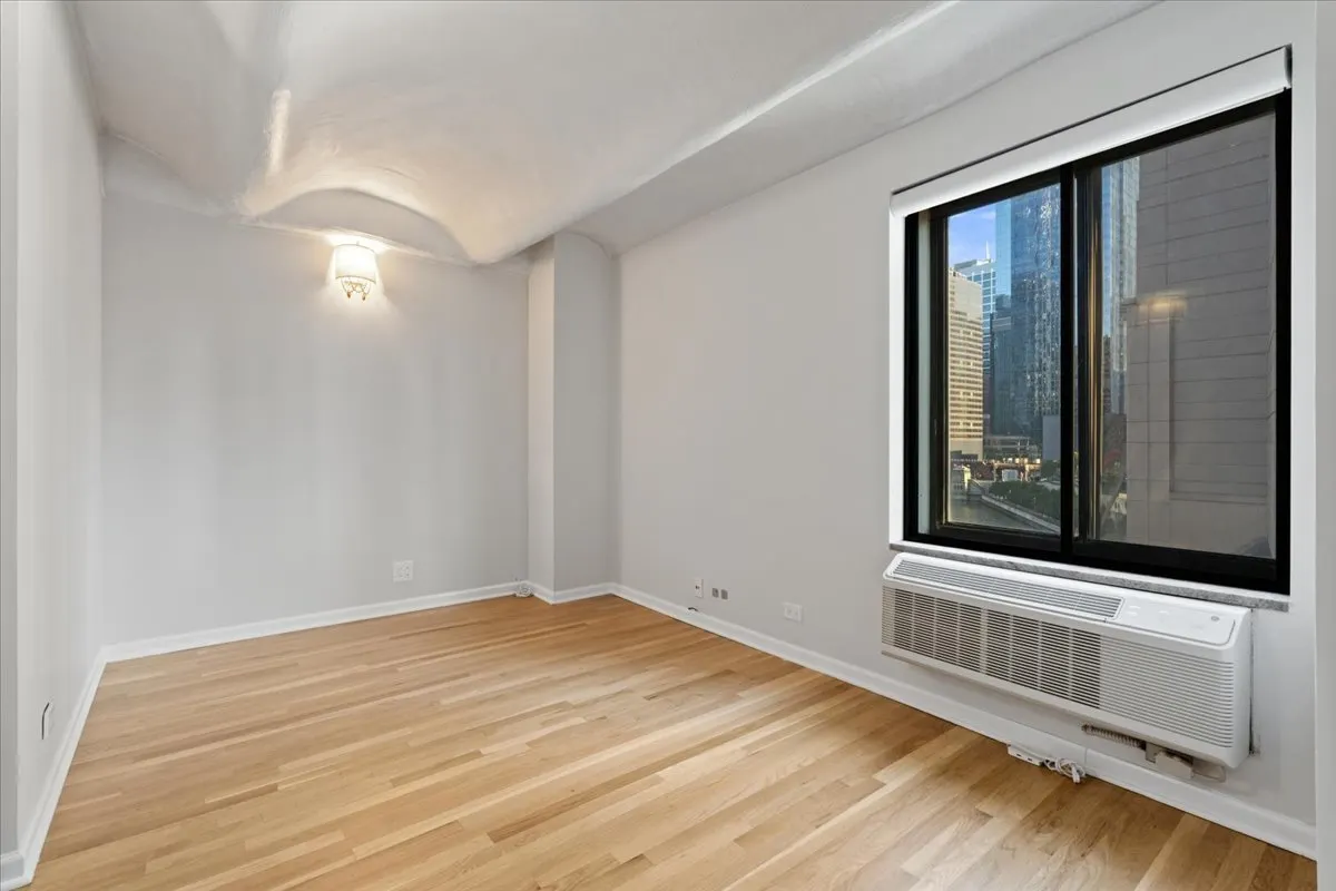 345 N Canal Street 608 IL