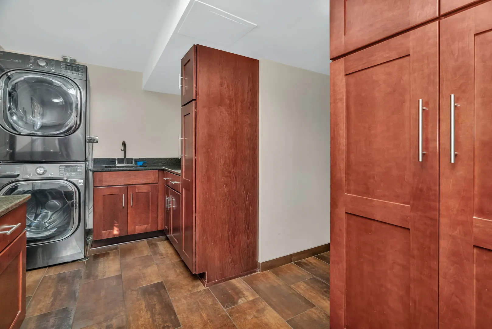 8134 Uxbridge Drive IL