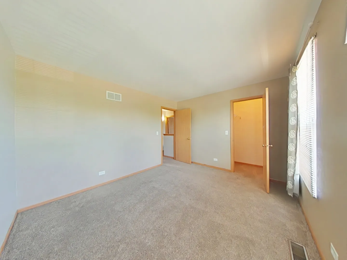 592 Four Seasons Boulevard IL