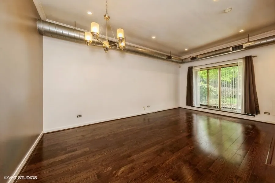 4537 S Drexel Boulevard 101 IL