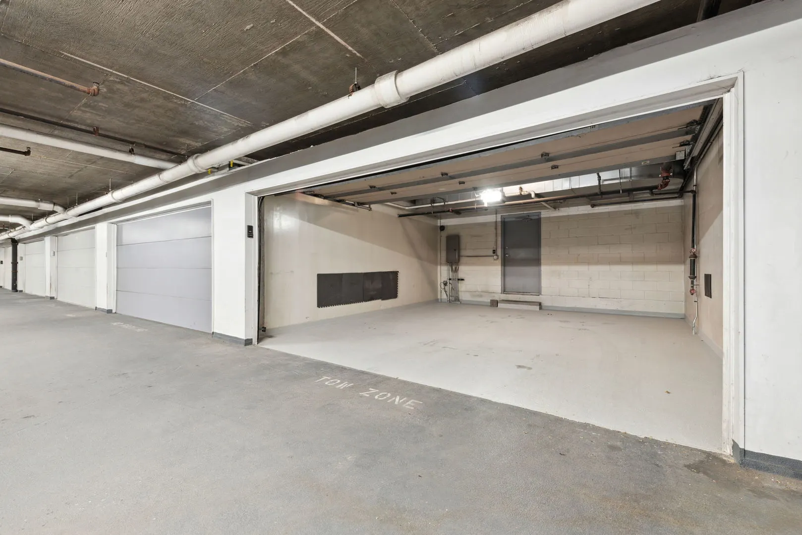 660 W Fulton Street E IL