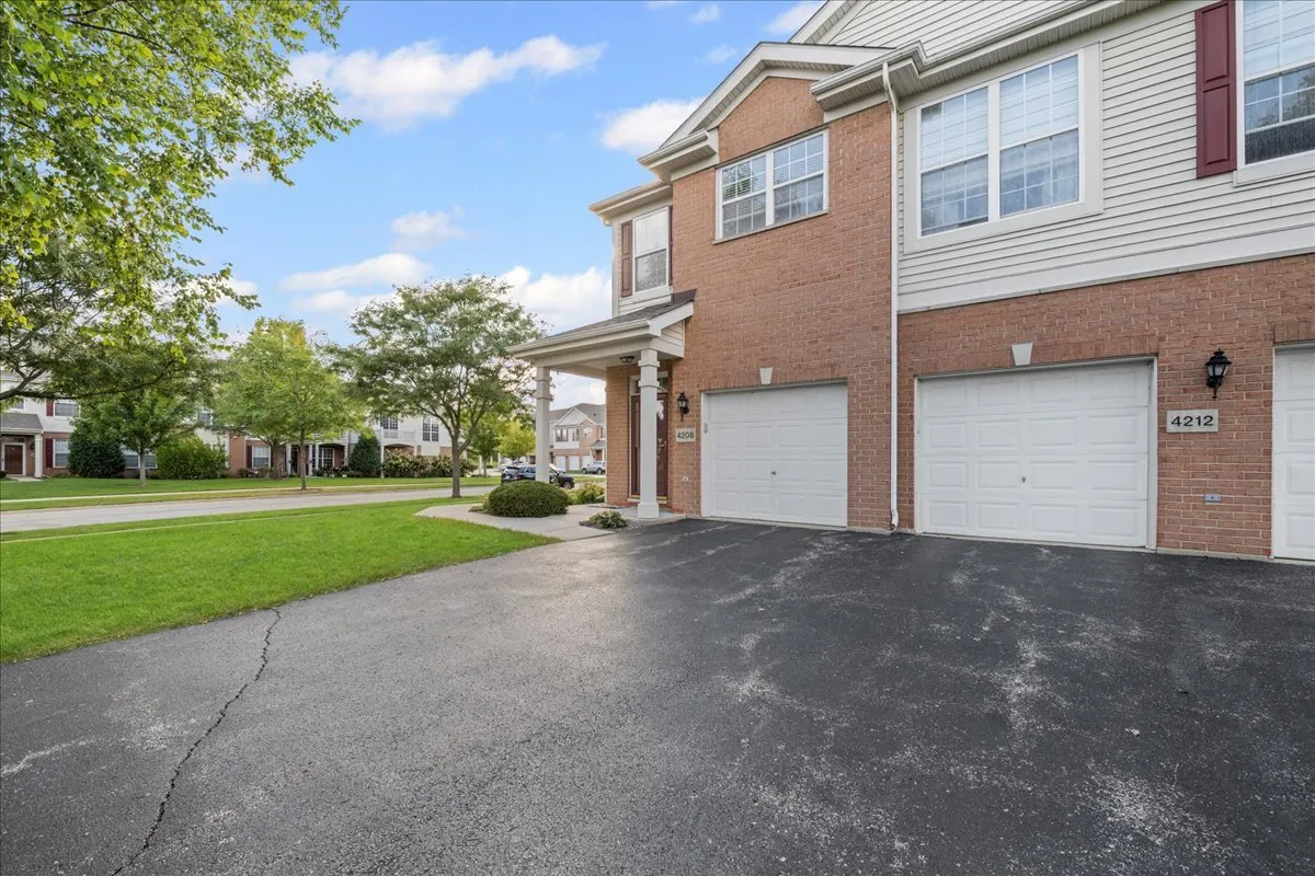 4212 Savoy Lane IL