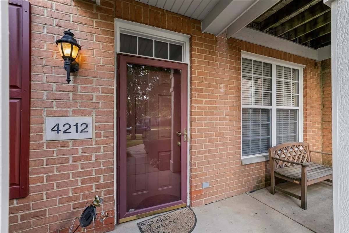 4212 Savoy Lane IL