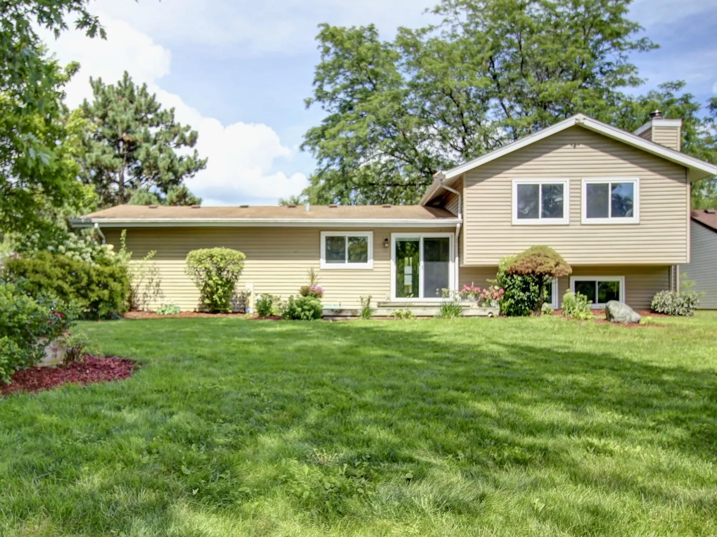 30W111 Glenhurst Court IL