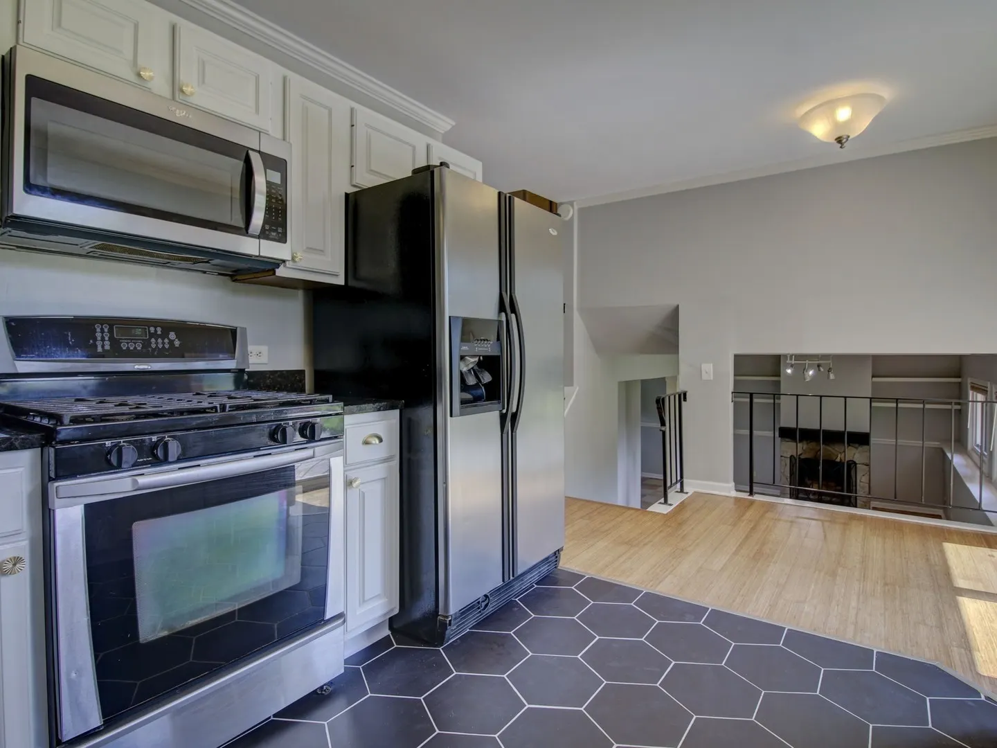 30W111 Glenhurst Court IL